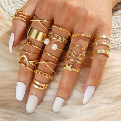 Dollcini 33 Részes Ékszerszett – Elegáns Arany Fülbevalók és Gyűrűk