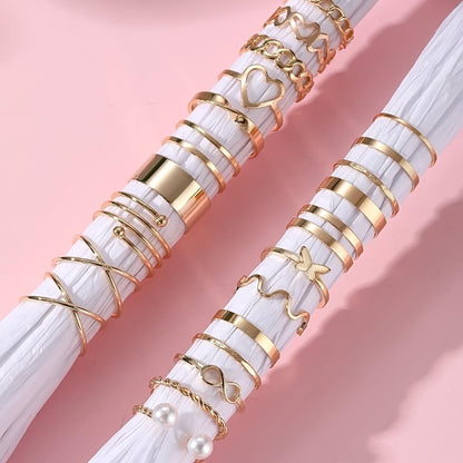 Dollcini 33 Részes Ékszerszett – Elegáns Arany Fülbevalók és Gyűrűk