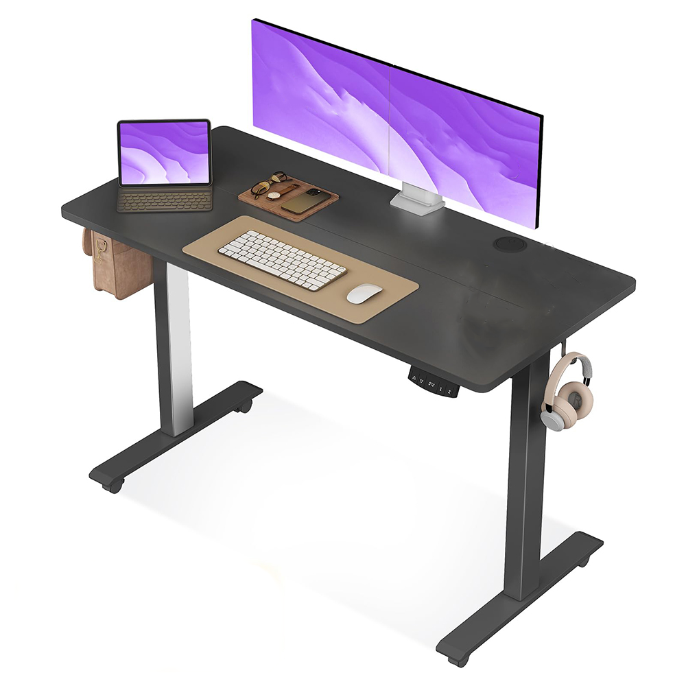 elektromosan állítható íróasztal, fekete, monitorokkal és USB panellel