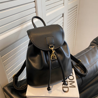 Dollcini Divatos Női Hátizsák – Elegáns és Praktikus Műbőr Táska