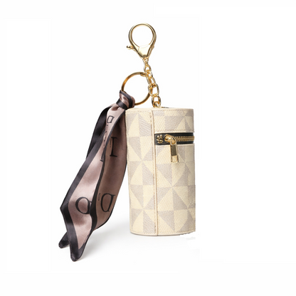 Dollcini, charm pentru geantă în carouri – accesoriu din PVC în stil retro