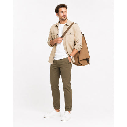 Geantă de umăr unisex Dollcini – Fabricată din material textil ușor și durabil, potrivită pentru uz zilnic, atât pentru bărbați, cât și pentru femei.