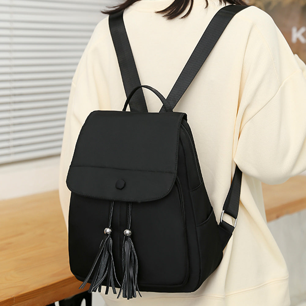 Dollcini Női Divatos Hátizsák – Elegáns és Praktikus, Vízálló